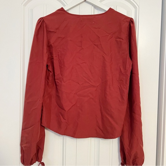 Urban Outfitters Open Front Tie Top Size Medium - Picture 4 of 6
